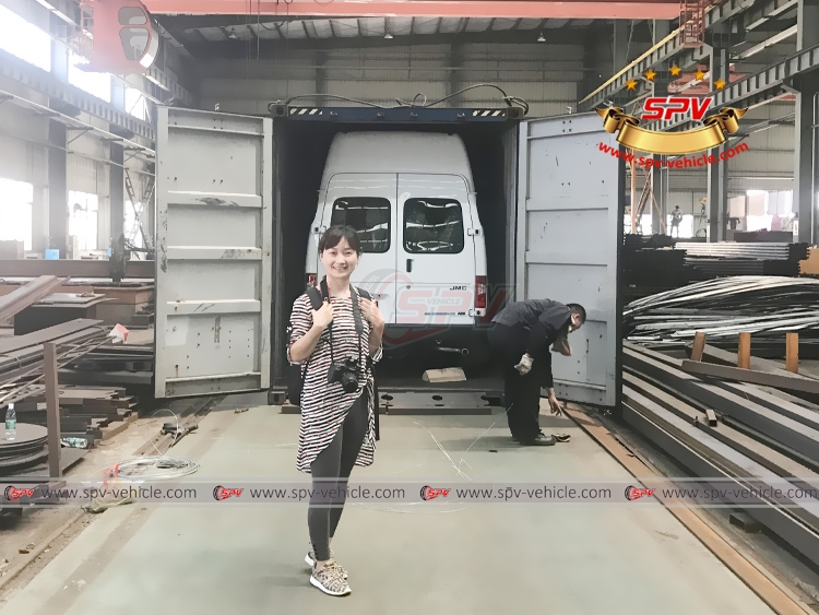 15 Seats Mini Bus JMC - Loading into Container -1 15 Seats Mini Bus JMC - Loading into Container -1